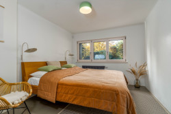 3K Architects zrekonstruovali rekreační chatu na Benešovsku na pozemku s ojedinělým severským rázem