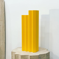 Galerie THE DESIGN zve na vernisáž výstavy On Chair – Balancing on the Edge of Comfort 21.6. od 18h