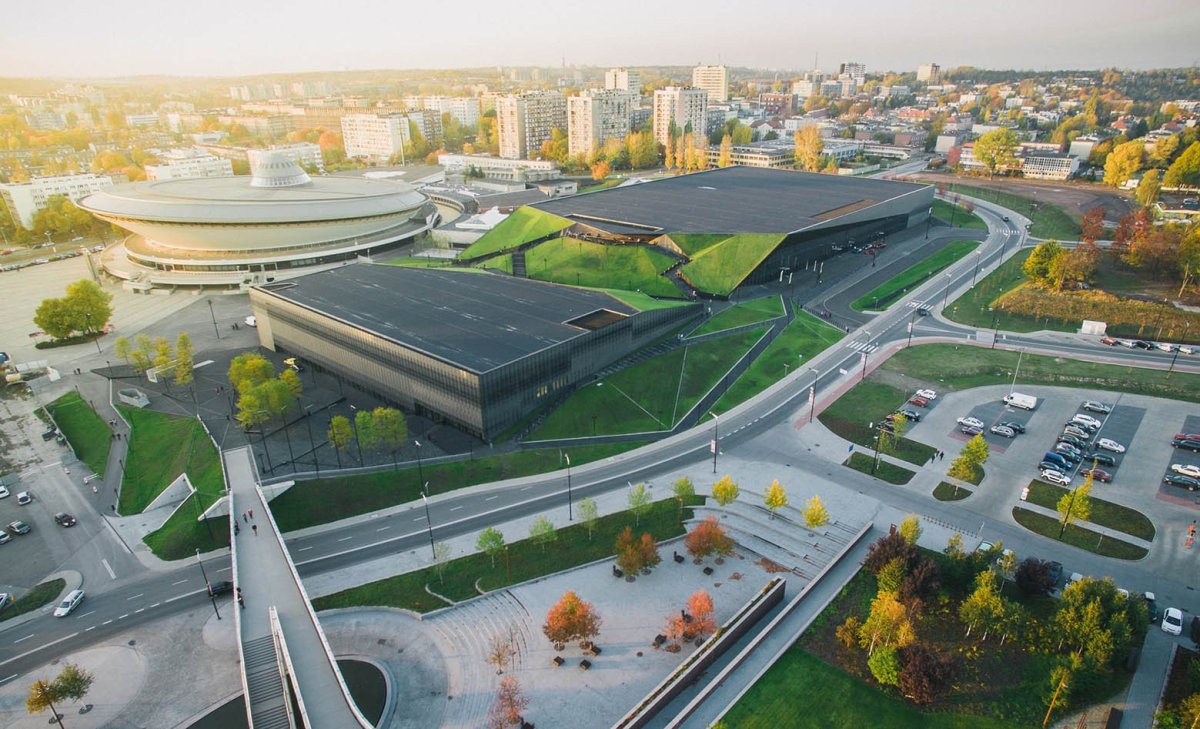 Kongresové centrum propojuje halu Spodek s historickou čtvrtí Bogucice