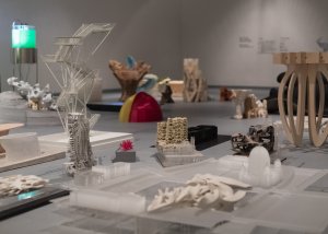 Ateliér architektury III se ve svých projektech soustřeďuje na testování nových metod navrhování. Úspěchy i nepřeberné množství projektů ateliéru sleduje výstava Souostroví / Archipelago 13 *A3, která se koná v Galerii UM.