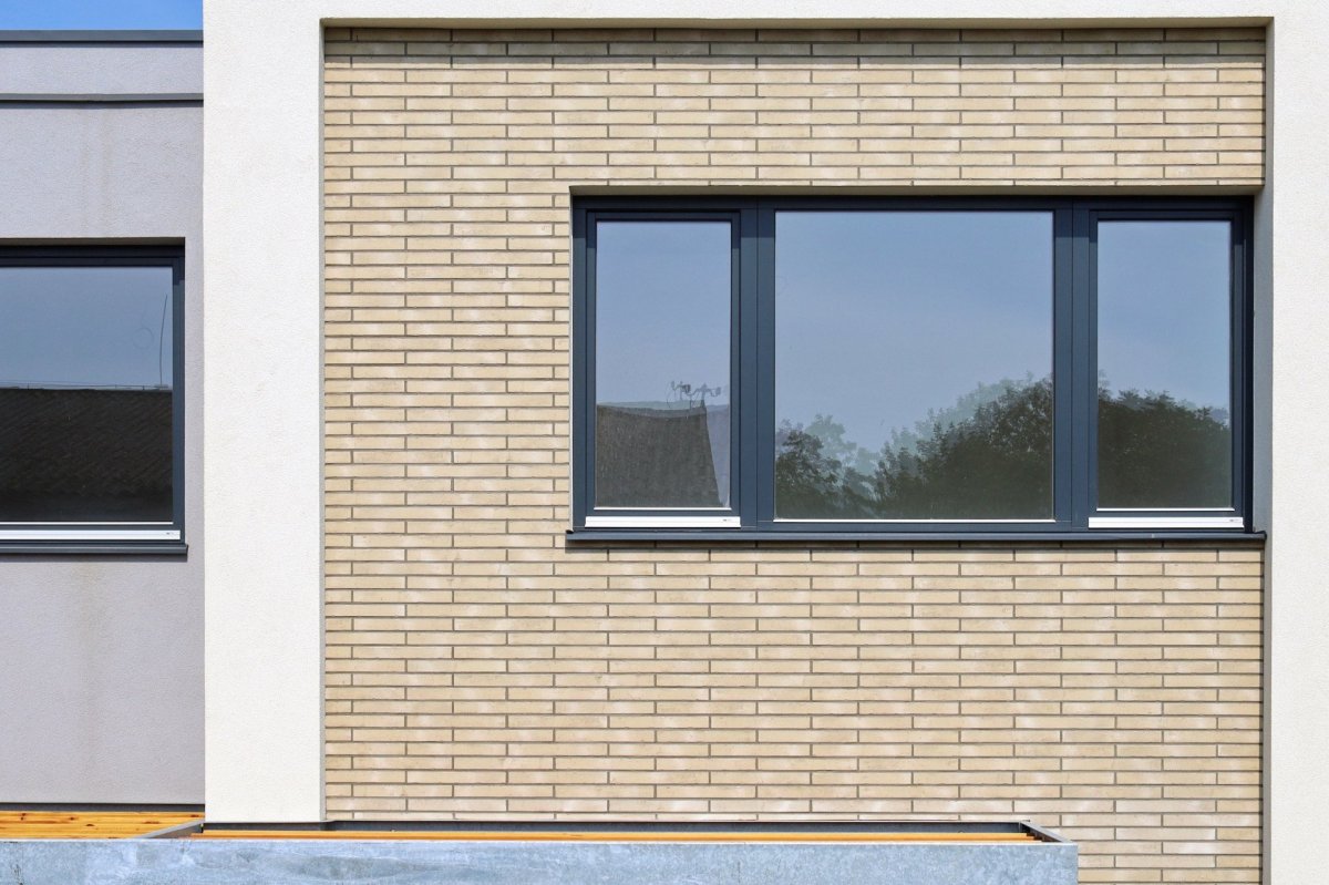Řadové domy, Podlipný Sladký architekti, použitý materiál: Kontur EG LF 3915 beige engobiert
