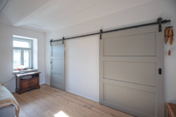 Skvadra architekti - Přestavba stavení v severních Čechách: Interiér zrekonstruované části