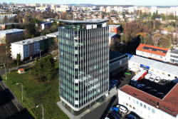 Původní Černá perla byla postavena v letech 1960–1969 jako administrativní budova. Její architektura se inspirovala na EXPO 58 v Bruselu.