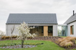 Dětské křídlo propojené krčkem s hlavní obytnou částí (Dům u vinohradu, ARCHITEKTI mikulaj & mikulajová )