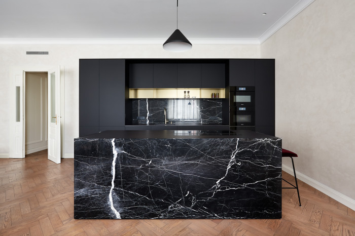 Byt s tajnou koupelnou, Markéta Bromová, Lenka Míková