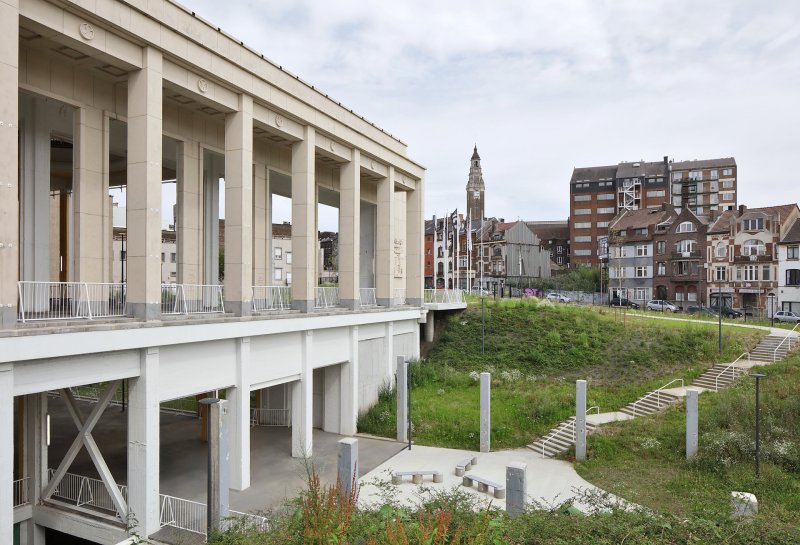 Architekti odstranili části fasád i vnitřních struktur. (Transformace Výstavního paláce v Charleroi CHAPEX; AgwA a architecten jan de vylder inge vinck)
