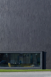 Kler salon v Katovicích, použitý materiál: LFP.Black heart (LF05)