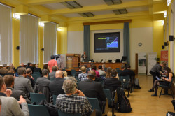 Kevin Flanagan na přednášce o dřevěných výškových budovách na MZe