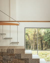 Stodola proměněná v sochařský ateliér od architekta Thomase Randall-Page