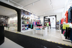 Valentino Colla, Paola Toniato (Nike architects), Olga Pokorná (Olga Pokorná - architekt), Top4Running - foto