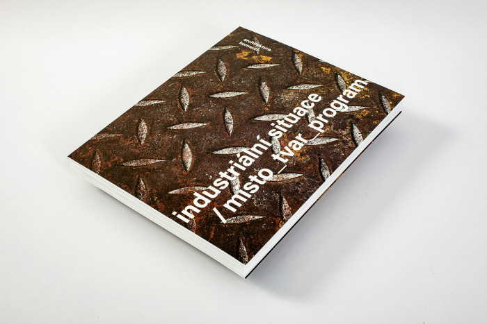 Nová kniha mapuje architekturu konverzí