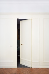 Byt s tajnou koupelnou, Markéta Bromová, Lenka Míková