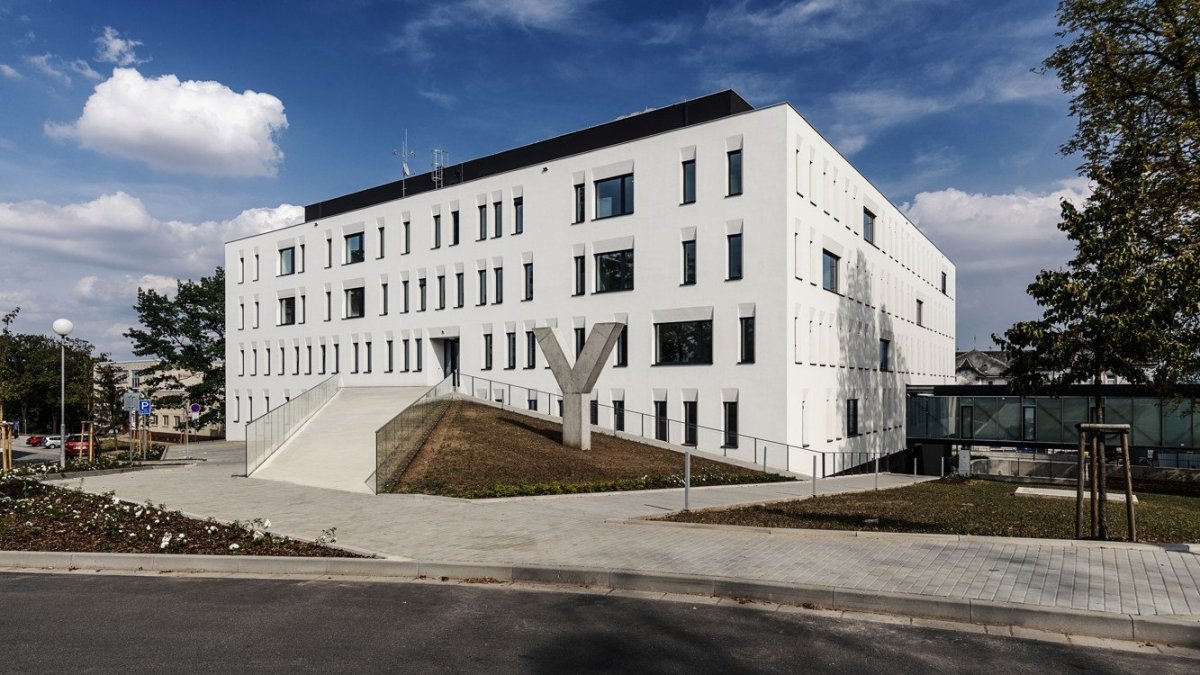 Novostavba II. Interní kliniky a geriatri v Olomouci, Adam Rujbr Architects