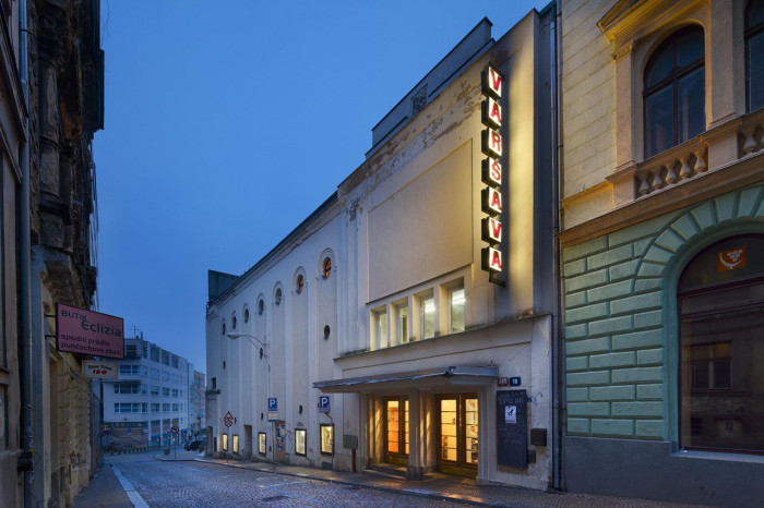Spolek Zachraňme kino Varšava, KINOKAVÁRNA, Rekonstrukce foyer kina Varšava v Liberci - foto