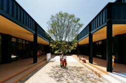 HIBINOSEKKEI + Youji no Shiro, OA Kindergarten – foto