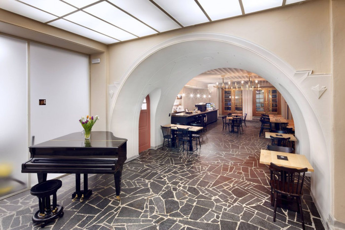 Spolek Zachraňme kino Varšava, KINOKAVÁRNA, Rekonstrukce foyer kina Varšava v Liberci - foto