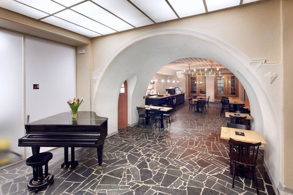 Spolek Zachraňme kino Varšava, KINOKAVÁRNA, Rekonstrukce foyer kina Varšava v Liberci - foto