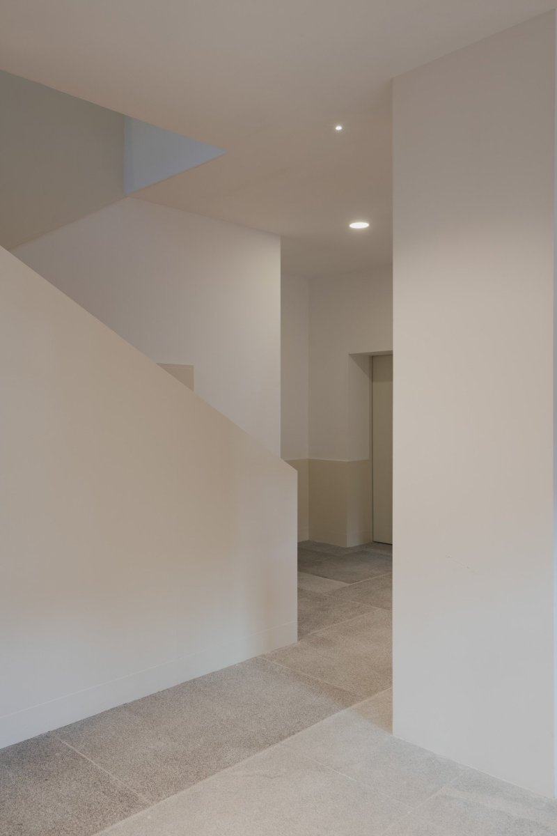 Architekti ho očistili od nevhodných úprav, nechali vyniknout jeho materiálovou a prostorovou podstatu.