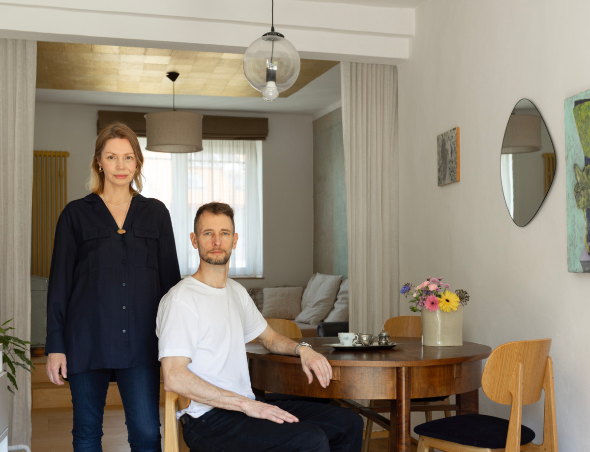 Lenka Loch a Aleš Loch jsou designéři. I proto se do renovace pustili sami. (Casa Linum; manželé Lochovi)