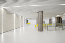 Čerstvě zrekonstruovaná UTB aula ve Zlíně od Evy Jiřičné (Al - Design)