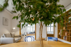 Byt v Praze-Vinohradech, Archistroj a Atelier HOROZONT: Je z něj volně stojící nabytek i ten vestavěný