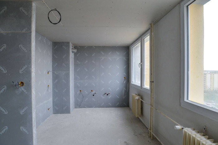 Vysocepevnostní sádrokartonová deska Habito® H od Rigips je určená pro konstrukce s požadavky na mechanické zatížení, pevnost a akustickou izolaci.