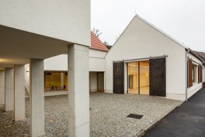 Obecní dům ve Skaličce u Tišnova od Soni Urbánkové