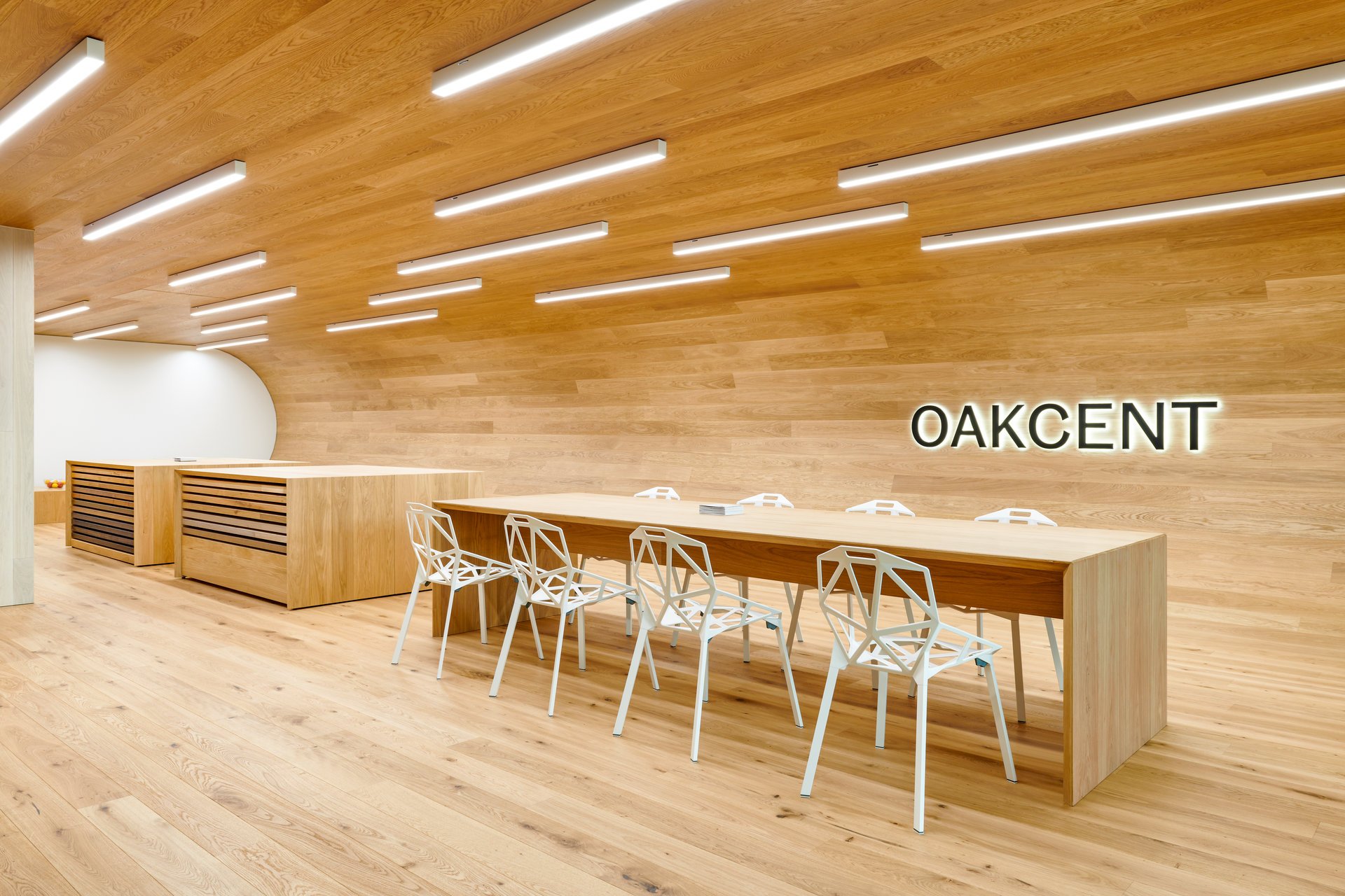 Interiér showroom Oakcent Praha 