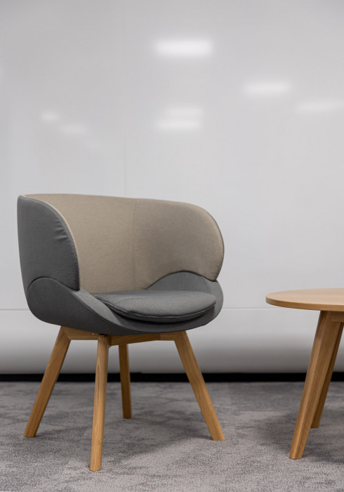 Pobočka Komerční banky v Praze od studia Reaktor