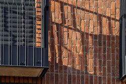 Dříve lihovar, dneska 240 bytů všech velikostí. A vyrostou další byty, kanceláře a restaurace.