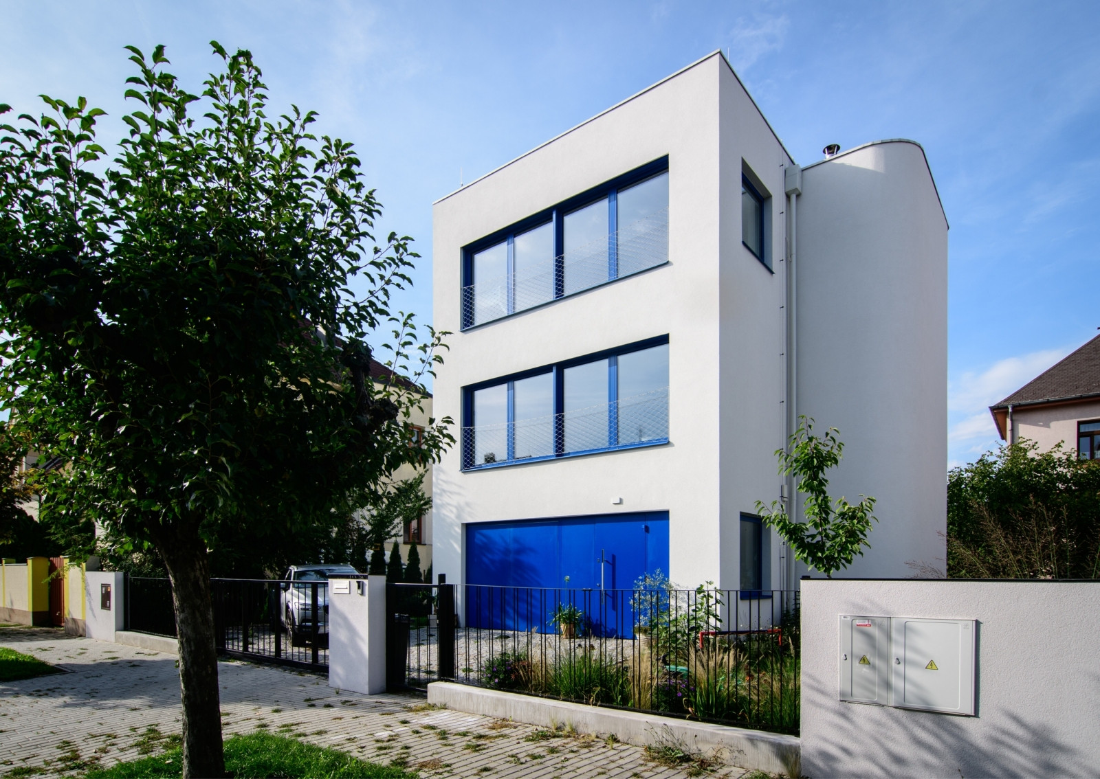 Rodinný dům s knihovnou v Českých Budějovicích od studia +arch