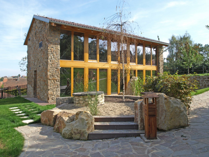 Dům v sadu, Radek Hadrbolec.