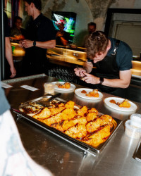 Restaurace Marie B, Olgoj Chorchoj: Čtyřchodové obědy a večeře servírují formou carte blache – jídlo hostům odprezentují až poté, co dojedí