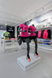 Valentino Colla, Paola Toniato (Nike architects), Olga Pokorná (Olga Pokorná - architekt), Top4Running - foto