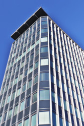 Černá perla prošla kompletní rekonstrukcí. Má nový obvodový plášť a fasádu ze skla.