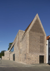 Studio Andreas Heller GmbH Architects & Designers, Evropské muzeum hanzy, štít v boční ulici, foto