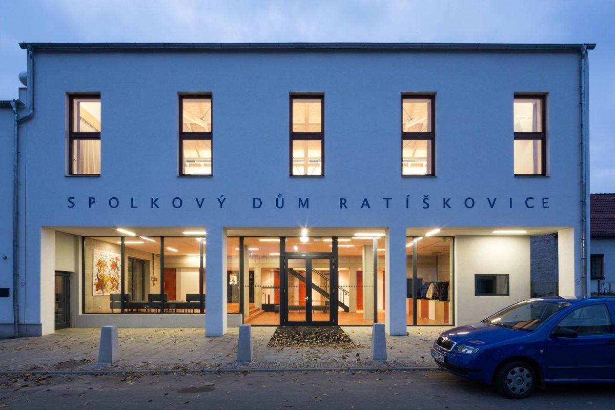 Spolkový dům Ratíškovice, Létající inženýři, foto