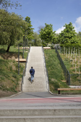 Studio OVA proměnilo Tachovské náměstí na Žižkově ve funkční a oblíbený veřejný prostor.