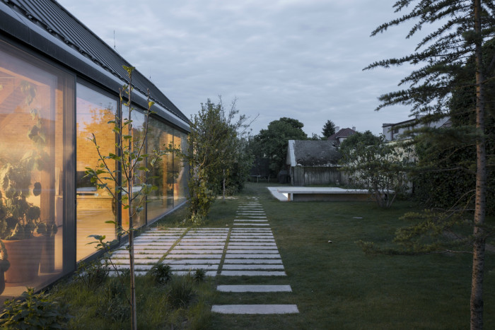 Dom V, Martin Skoček