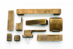 Kolekce kování Minimal, povrch mosaz antik.