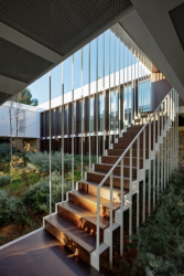 Luxusní vila ve Španělsku od OAB Architecture + ADI