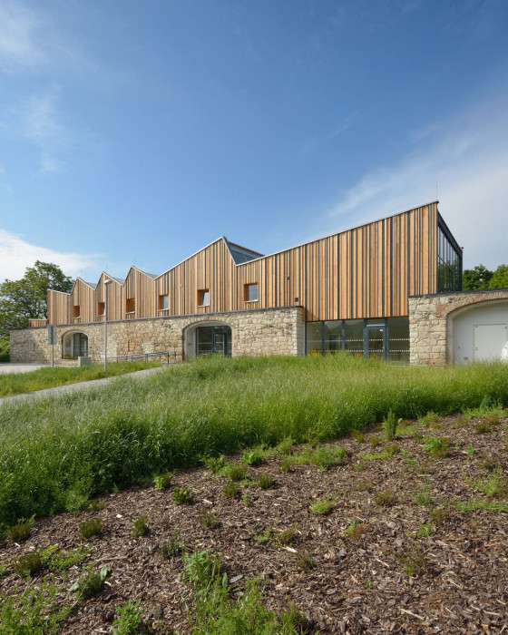 3+1 architekti, Revitalizace hospodářského dvora JACER, školicí středisko – foto