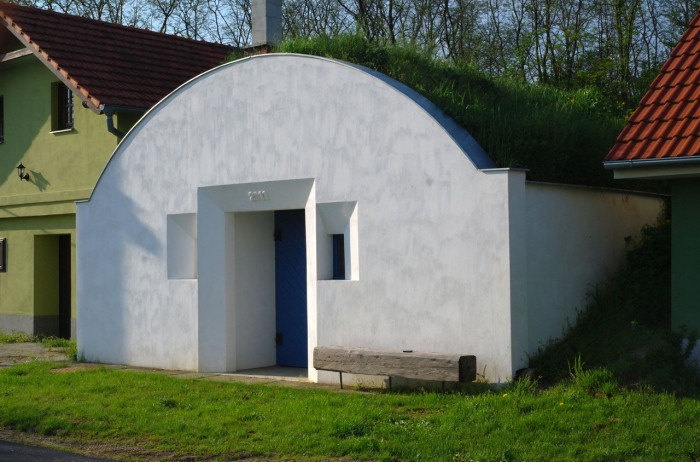 ORA, Vinný sklep U Modráka – foto