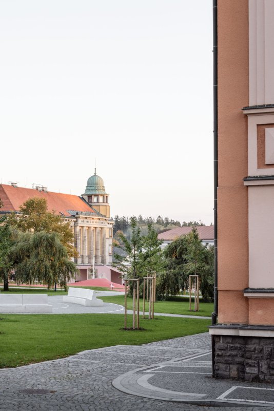 2021 architekti navrhli hravé veřejné prostranství pro severočeské město Červený Kostelec