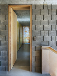 Dům v ocelovém korzetu, Jan Šépka /Šépka architekti/