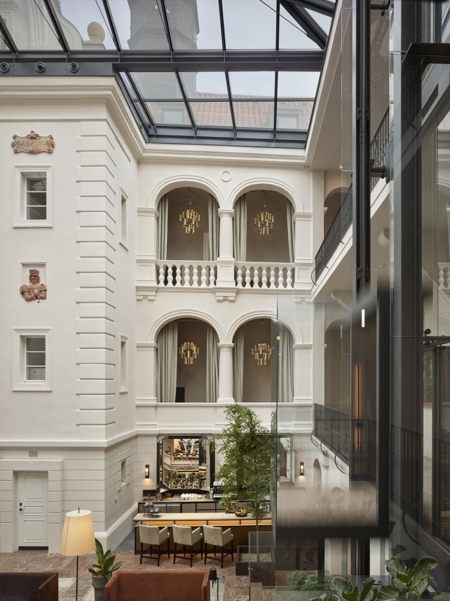 Rekonstrukce arcibiskupského zámku a zahrad na hotel, SHA Šafer Hájek architekti © Filip Šlapal