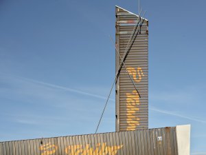 Cíle cest je projekt města Litomyšl. Jsou to drobné intervence do krajiny od architektů. (Rozhledna na Litomyšl, atelier-r)
