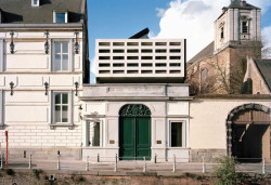 College of Europa v Brugách, XDGA