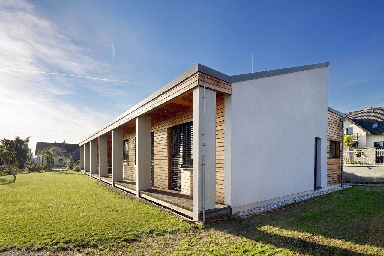 Vladimír Balda architekt, Přízemní dům se slunolamem – foto