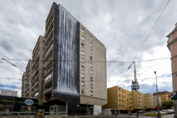 Obraz na fasádě paneláku v rámci Landscape festivalu 2020, Patrik Hábl.